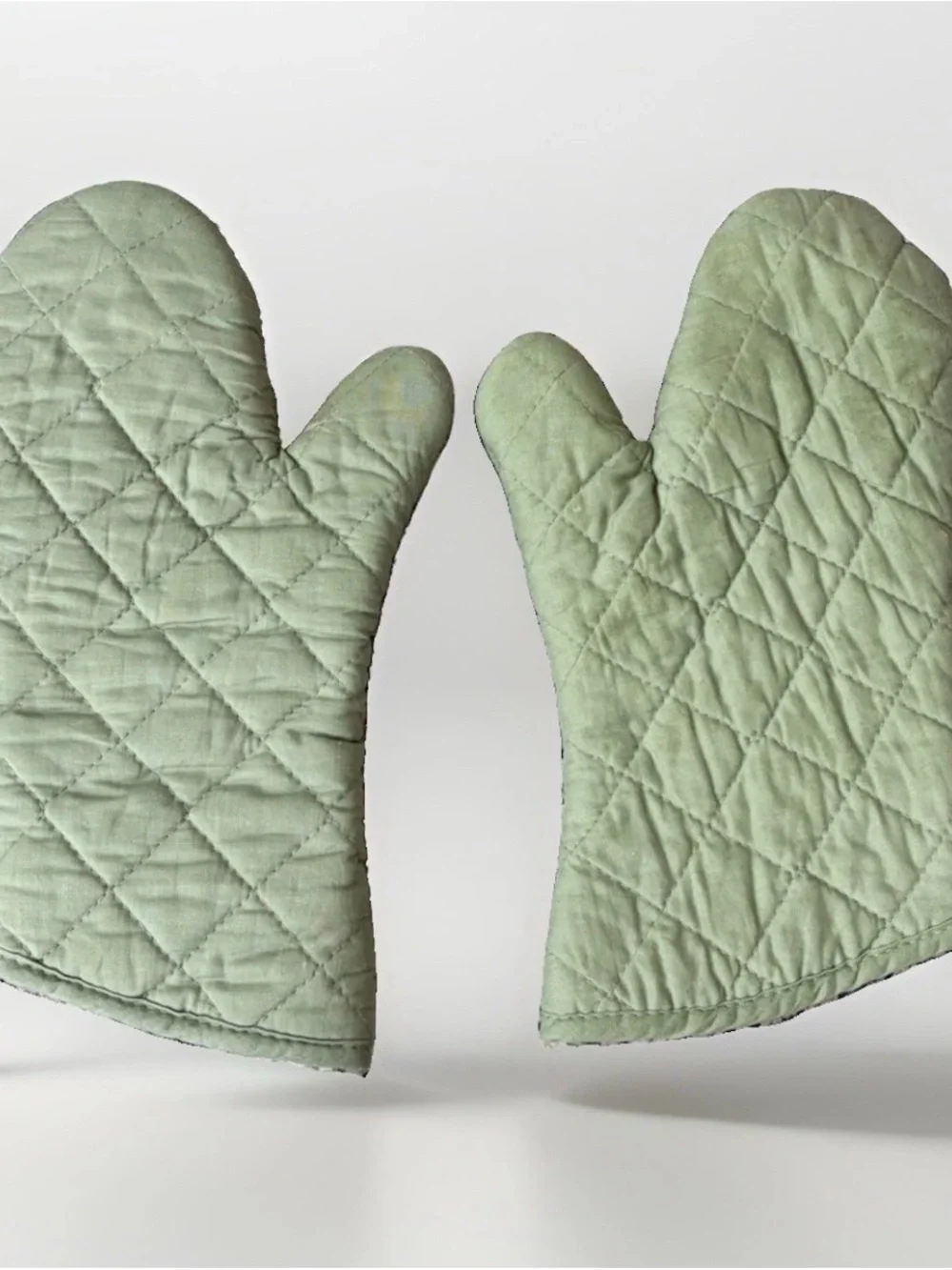 2pc Quilted Green Cotton Oven Mitt Set Blue Yellow Floral Flower Crochet